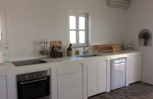 Nea Cryssi Akti House | spectacular sunset cycladic villa