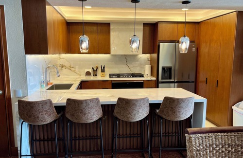 South Hotel Zone Condo | Spectacular View! Oceanfront Condo at the Grand Venetian