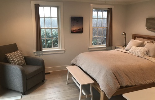 Tom Nevers House | Spectacular Views, Immaculate, Walk to Quiet Beach, Central AC, Private, Quiet