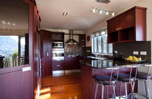 Queenstown House | Spectacular Views , Large & Modern , Perfect For Families & Large Groups