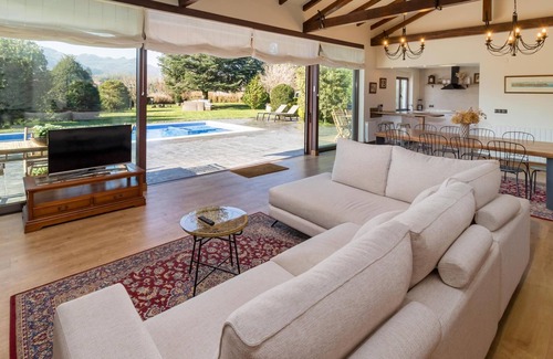 La Cavada Villa | Spectacular villa with swimming pool in La Cavada