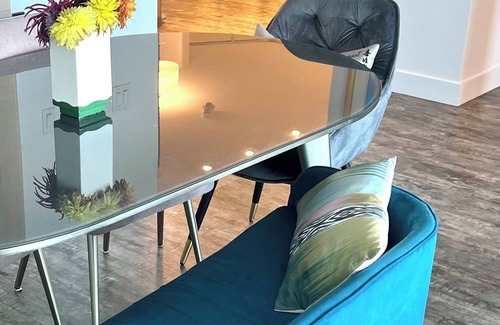 Downtown Victoria Condo | Spectacular Waterfront Executive Suite!