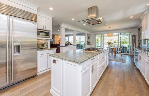 Mamaroneck House | Spectacular Waterfront Summer Rental: Stunning Views, Pool, Hot tub, Gym & Dock
