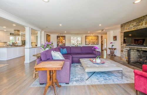 Mamaroneck House | Spectacular Waterfront Summer Rental: Stunning Views, Pool, Hot tub, Gym & Dock