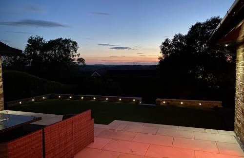 Harrogate Villa | Spectre Hot Tub Retreat - Harrogate