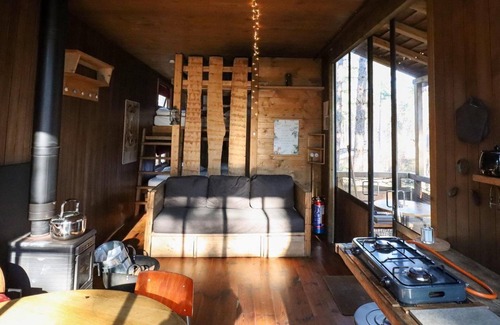 Maaseik House | Spend the night in a real tree house with elements to discover!