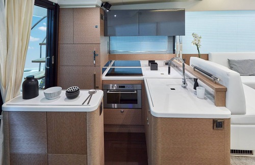 Sag Harbor Boat Rental | Spend Your Summer on a Prestige 500 55ft. Yacht in Beautiful Sag Harbor
