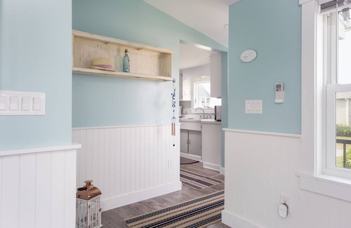 Breakwater Village House | Spendid Cottage in Breakwater Village - Private Neighborhood Beach