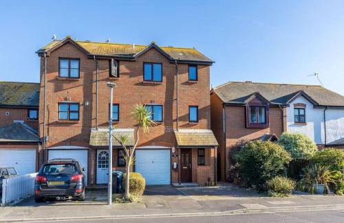Poole House | Spinnaker House-with Tesla Electric Charging Point