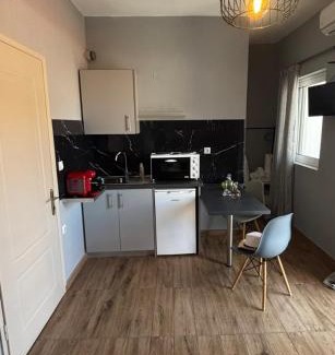 Preveza Apartment | Spiros apartment in the center of Preveza Dodonis 32