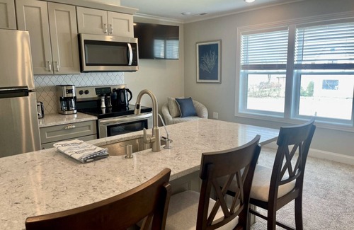 Bemus Point Apartment | Splash Suites ~Newly Built~ Heart of Bemus Suite #3