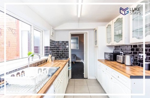 Sunderland House | ◑Splendid 3 Bed House ◑ Yard ◑ Nr Barnes Park ◑