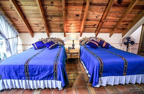 Panajachel Resort | (split levels or single level houses) The comfort of being at home!