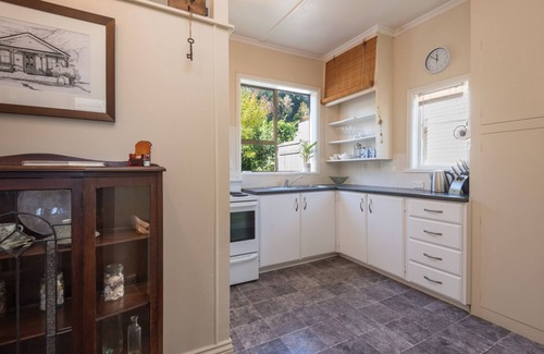 Nelson House | Spoil yourself at Strupak Cottage