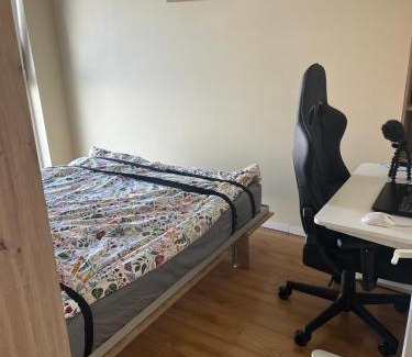 Swarzedz House | Spokojne pokoje z udogodnieniami