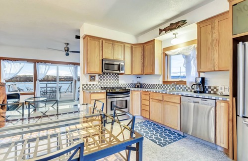 Clatskanie House | Sportsman Paradise- Columbia Riverside w/dock