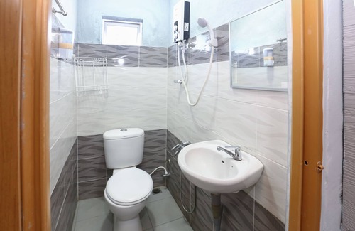 Kampung Teluk Reba Hotel | SPOT ON 89796 D'noor Budget Inn