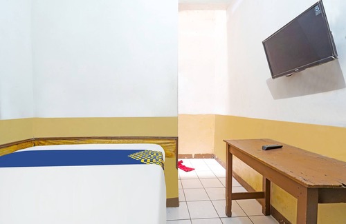 Bandung Hotel | SPOT ON 91444 Hotel Arimbi
