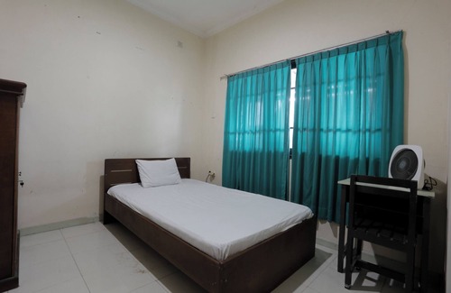Tarakan Hotel | SPOT ON 92782 Rumah Kost Kita Tarakan