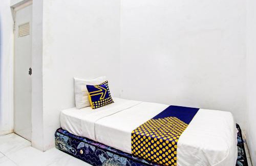 Pati Hotel | SPOT ON 93527 Agus Kostel SyariahNearWisata Agro Jollong