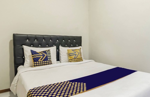 Sidoarjo Hotel | SPOT ON 93555 Triple N Homestay