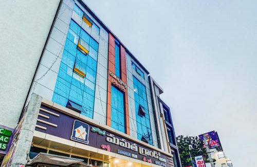 Guntur Hotel | SPOT ON Swarna Mayuri