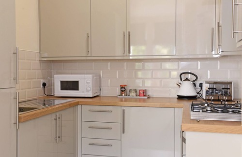 Eastbourne Seafront Apartment | Spotless 2-bed apartment with gentle ramp access in central Eastbourne for 4