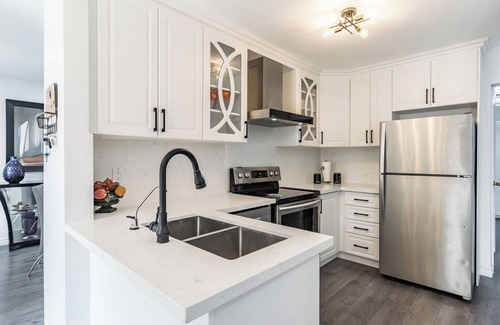 Caledon House | Spotless Bright Home By The Headwaters In Orangeville!