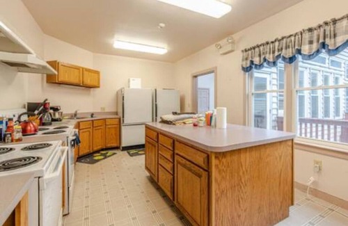 Waynesboro House | Sprawling 9‑BR Mountaintop Oasis- BlueRidge Views