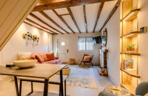 Bretforton House | Spring Cottage Bretforton