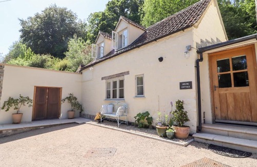 Stroud House | Spring Cottage