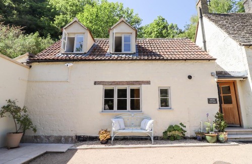 Stroud House | Spring Cottage