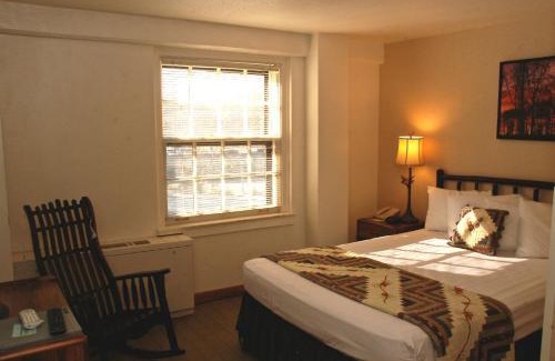 Mitchell Hotel | Spring Mill Inn