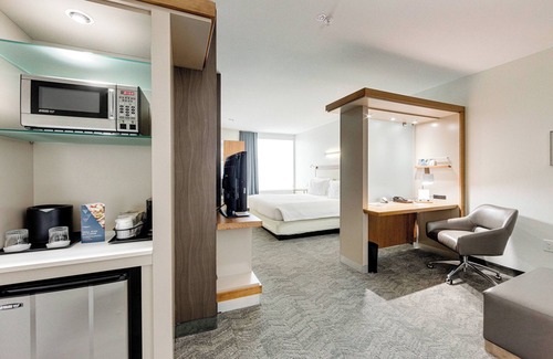 College Park Hotel | SpringHill Suites Houston The Woodlands