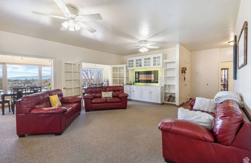 Springville House | Springville Welcome Home: spacious 5-bedroom house in delightful Springville