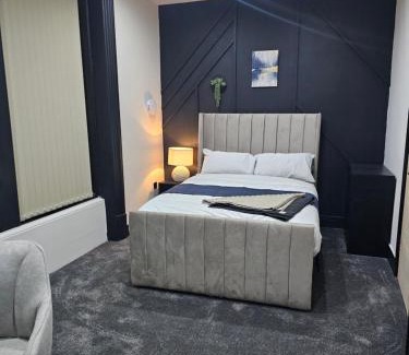 Huddersfield House | Springwood Villa