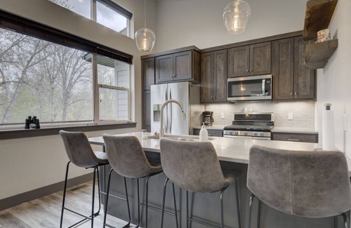 Four Corners Condo | Spur of the Moment Getaway | Gallatin River Trail