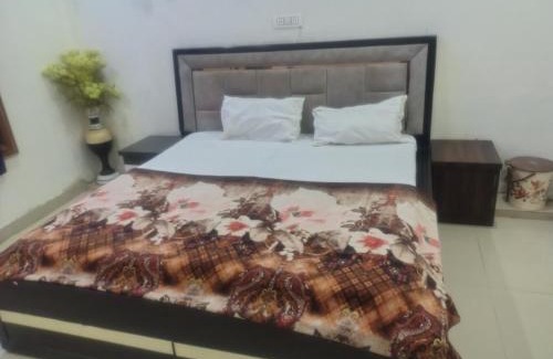 Govardhan Hotel | Sri LADLI restaurant