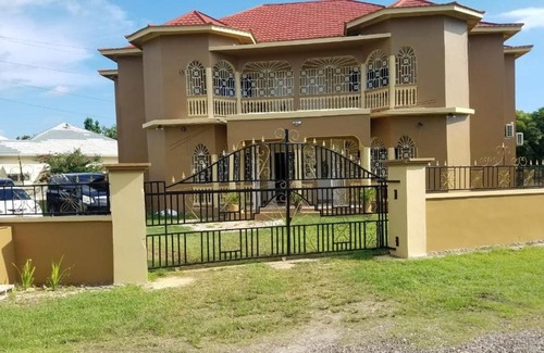 Black River Apartment | St Bess Comfort Style