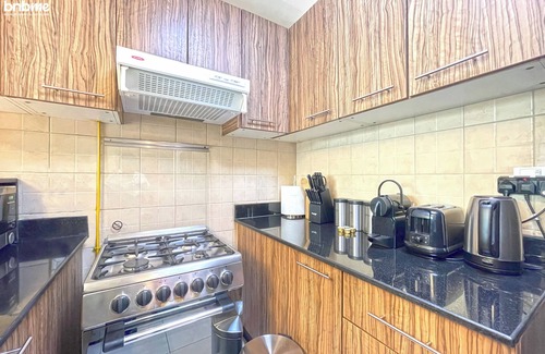 Al Quoz Apartment | St-BurjNujoom-1703