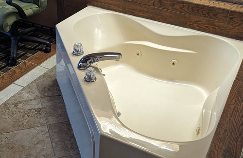 Barton Hotel | St Clair Inn and Suites