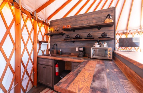 Fredericktown Cabin | St Francis River: The Blue Yurt and Hot Tub