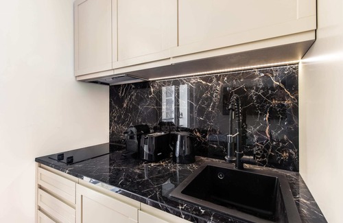Pigalle Apartment | St Georges - Fabulous Two Bedroom in Paris