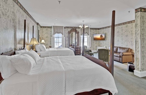 Red Wing Hotel | St James Hotel, a Historic Hotel of America