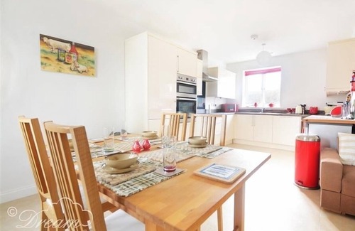 Portland Cottage | ST JOHNS VIEW, family friendly, with open fire in Fortuneswell