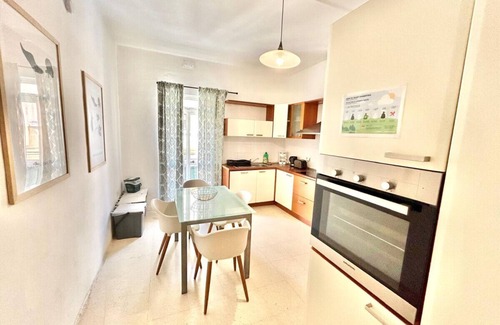 Il-Balluta Apartment | St Julians - Balluta Bay large 3 bedroom apartment