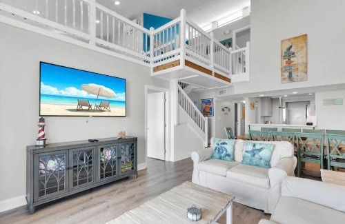 Meadows House | St Kitts - Downtown Waterfront Penthouse Pool Dock Parking