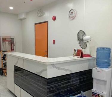 Downtown Apartment | St. Marvin Studio Makati M405