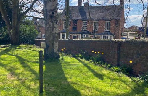 Cheswardine House | STABLE COTTAGE