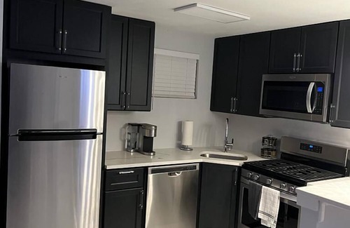 Downtown Baltimore House | Stadium Across The Street & University Of Maryland Medical School Bocks Away!